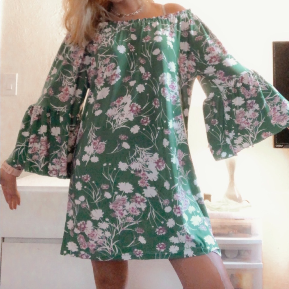 Cute Green Floral Dress SZ M